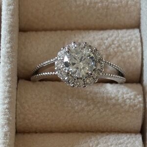 Moissanite Elegant Halo Ring